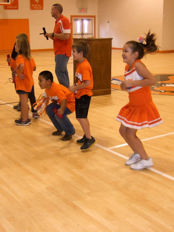 Image: These students are cheering on their classmates!