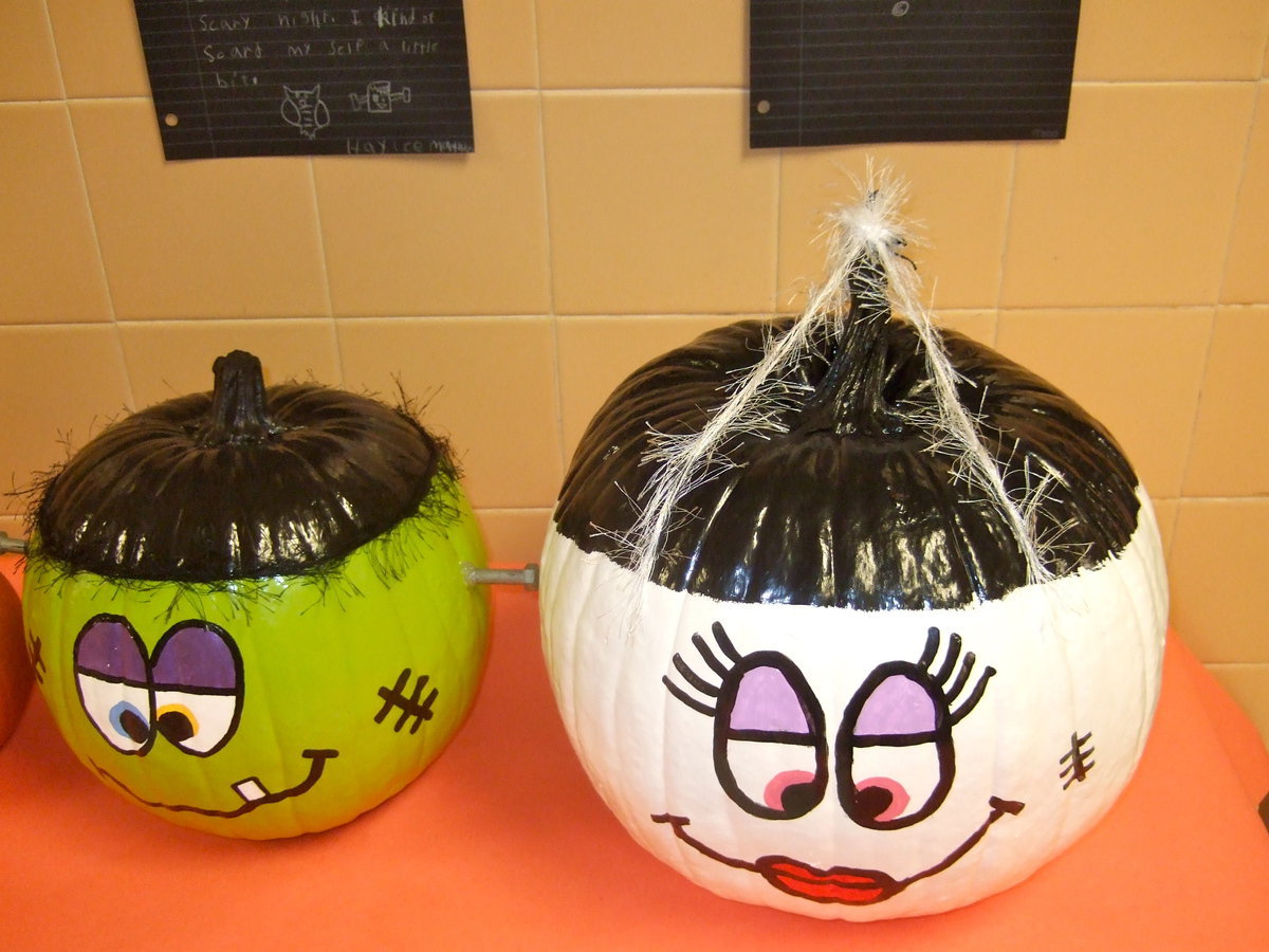 Image: Two happy go lucky jack-o’-lanterns.