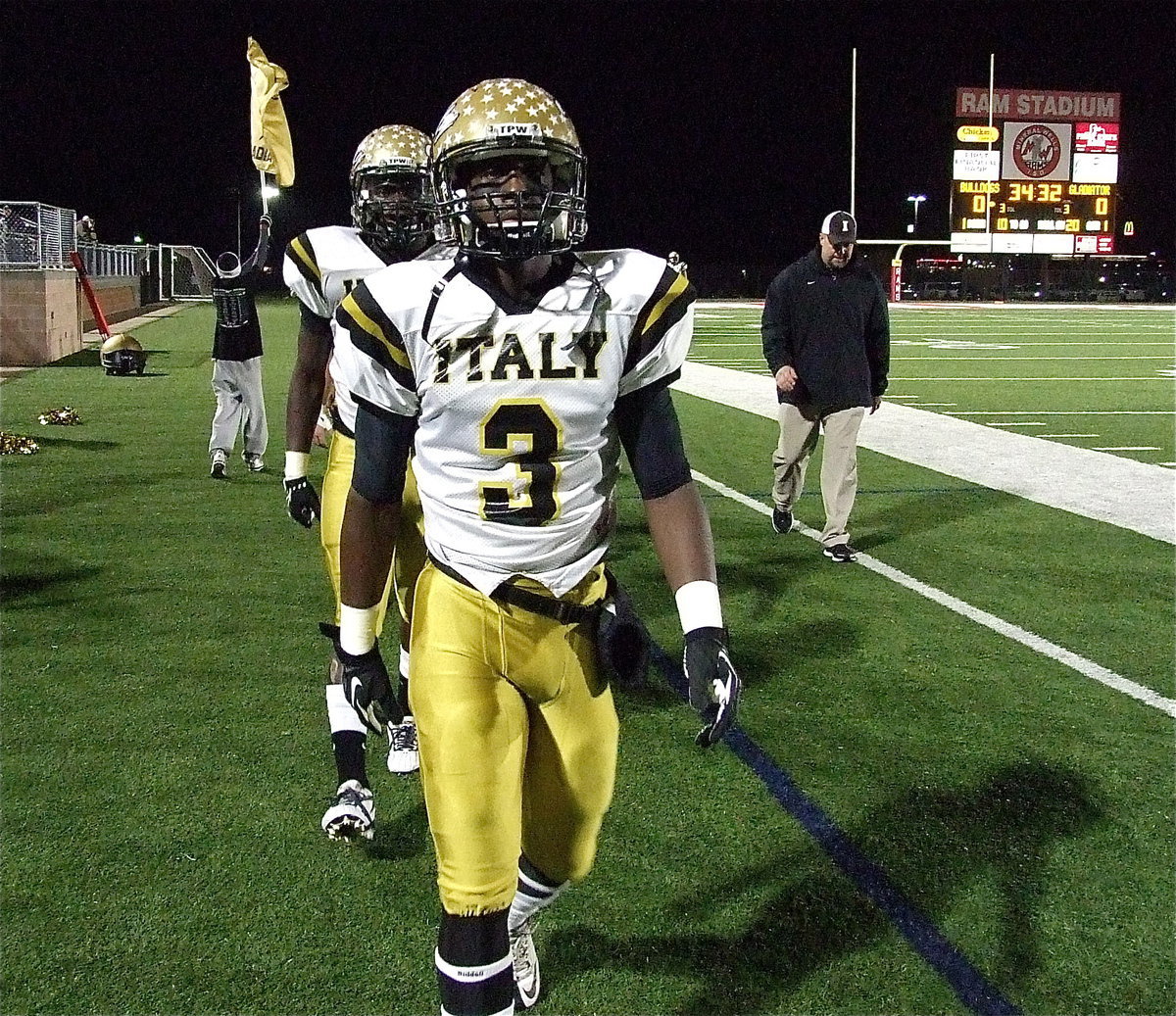 Image: Marvin Cox(10) and Ryheem Walker(3) are ready to lead Italy into battle against Stamford.