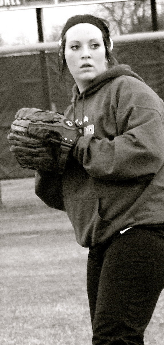 Image: First baseman Breyanna Beets is ready for Hubbard.