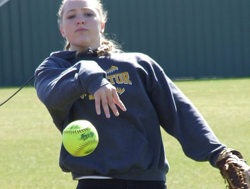 Image: Jaclynn Lewis warming up before Italy’s game against Terrell.