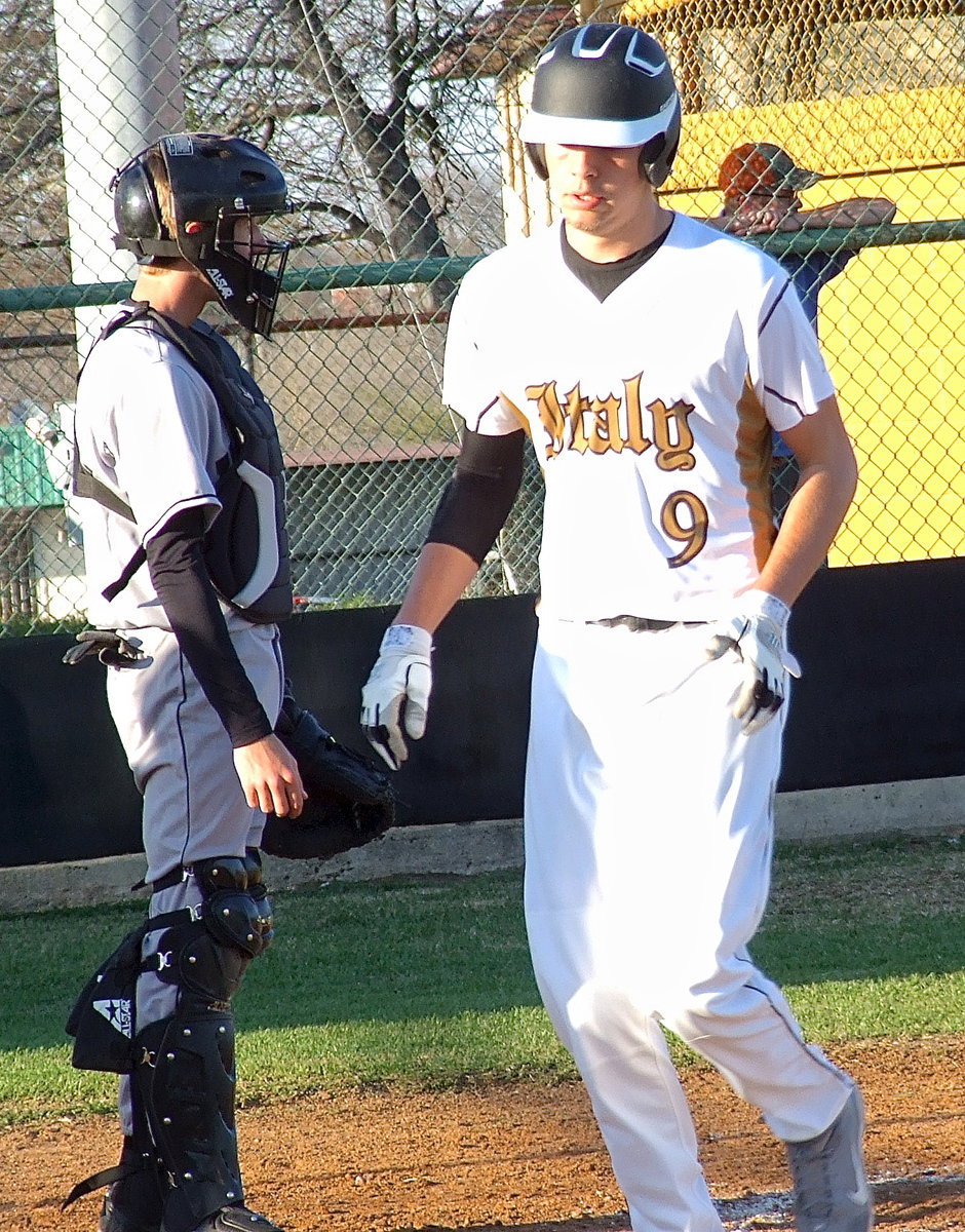 Image: Senior Gladiator Cole Hopkins(9) makes his way home.