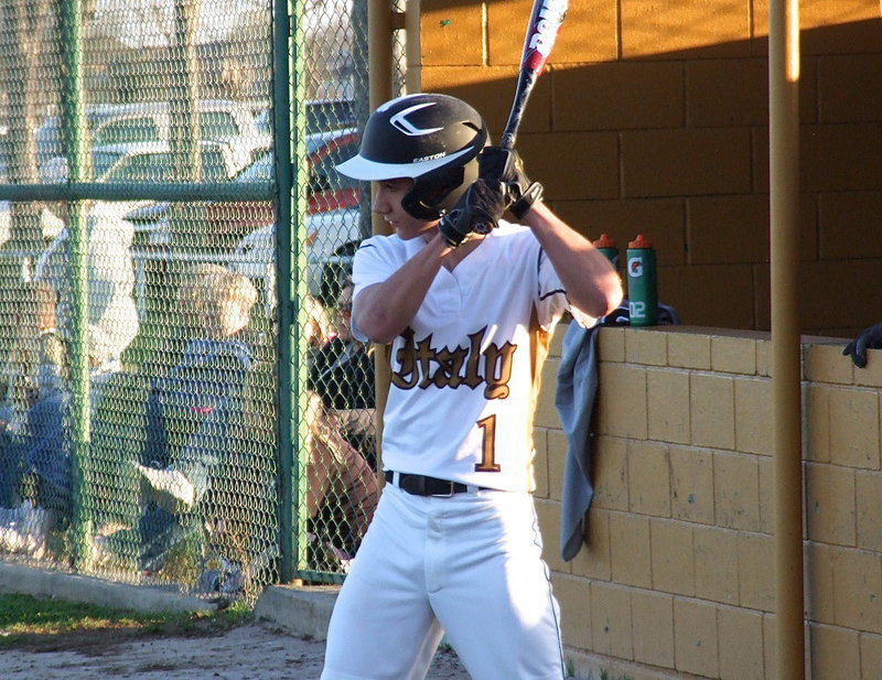 Image: Levi McBride(1) is ready for Itasca’s pitcher.