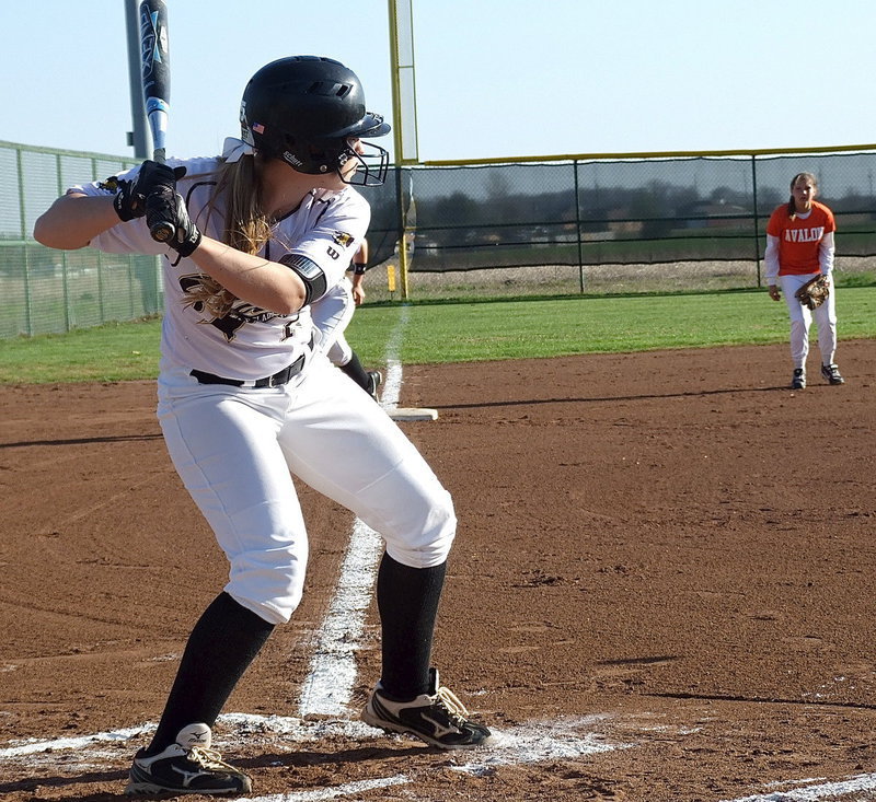 Image: Italy’s Jaclynn Lewis(15) joins in on the hit fest.