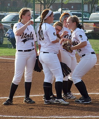 Image: What happens in the circle stays in the circle: Madison Washington(2), Paige Westbrook(10), Bailey Eubank(1), Katie Byers(13) and Jaclynn Lewis(15) make some memories.