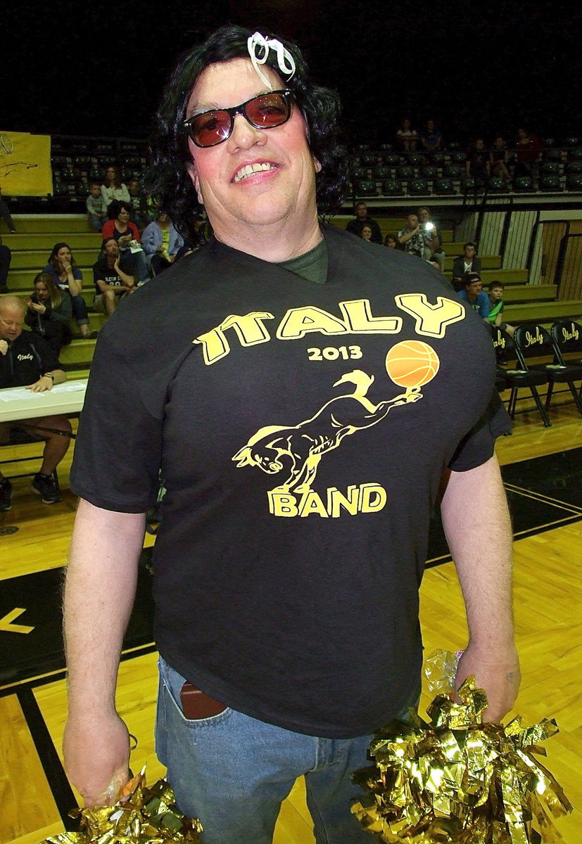 Image: Italy ISD SUPERintendent/Cheerleader “Beautiful” Barry Bassett is a bombshell….that exploded.