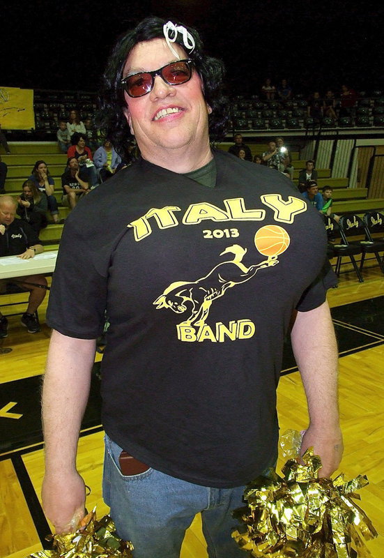 Image: Italy ISD SUPERintendent/Cheerleader “Beautiful” Barry Bassett is a bombshell….that exploded.