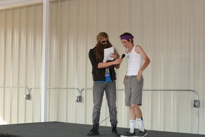 Image: Allen and Windham introduce the Battle of the Bands.