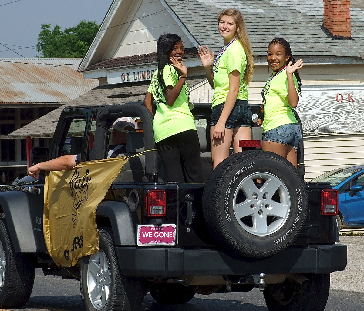 Image: Italy track stars Kendra Copeland, Halee Turner and Ryisha Copeland take one last look back at their amazing track season after medalling at regionals and then placing at the State track meet in Austin.