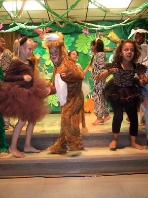 Image: Cutest jungle animals singing ‘The Lion Sleeps Tonight.’