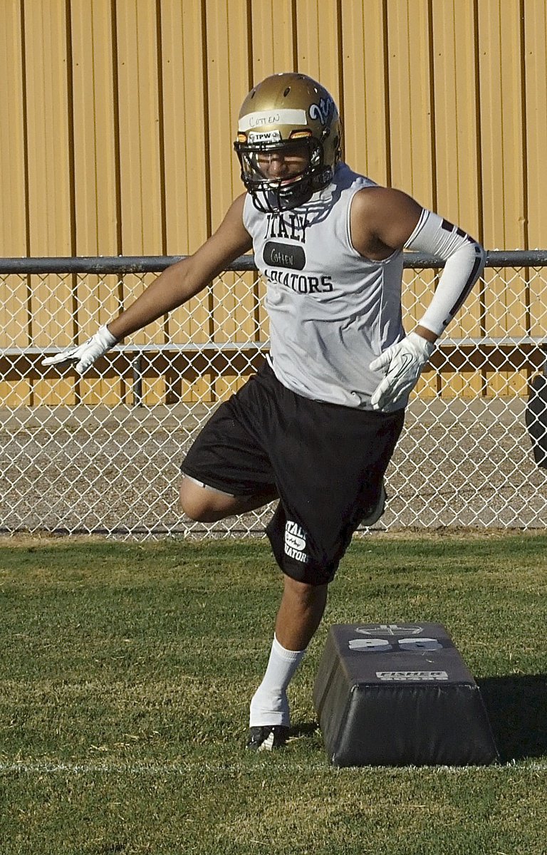 Image: Italy freshman Tristan Cotten clears one final obstacle and then simulates going after an opponent’s ball carrier.