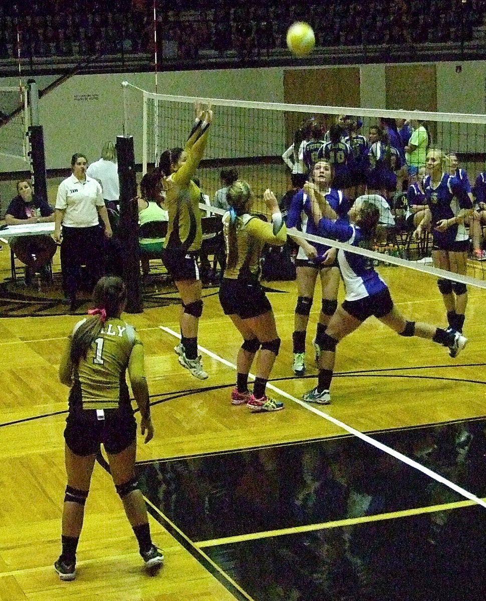 Image: Paige Westbrook(11) and Madison Washington(10) use defense to bring Italy from behind for a win over the Lady Bulldogs.