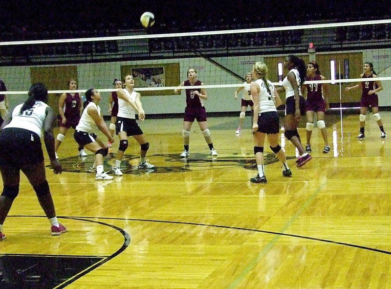 Image: Jozie Perkins(4) helps her JV Lady Gladiators pull out a victory over Mildred’s JV.