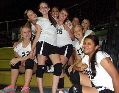 Image: Rachel Huskins, Kirsten Viator, Kirby Nelson, Jessica Garcia, Sydney Weeks, Jenna Holden, Annie Perry, Brycelen Richards and Noelia Garcia keep themselves entertained.