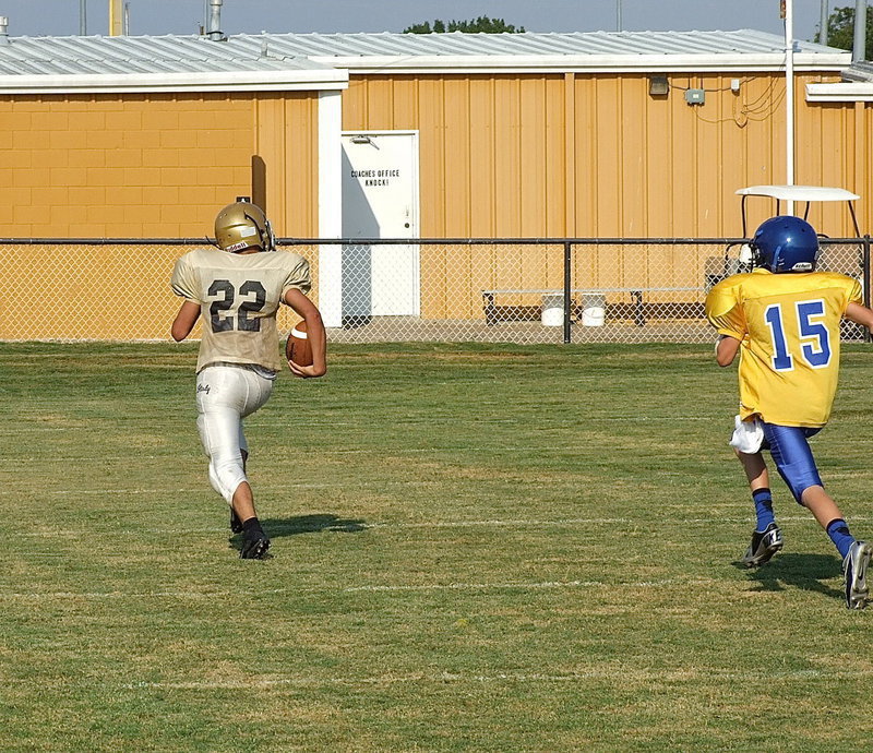 Image: Jonathan Salas(22) gives Italy a 2 touchdown advantage.