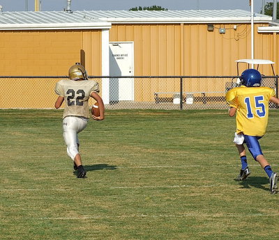 Image: Jonathan Salas(22) gives Italy a 2 touchdown advantage.