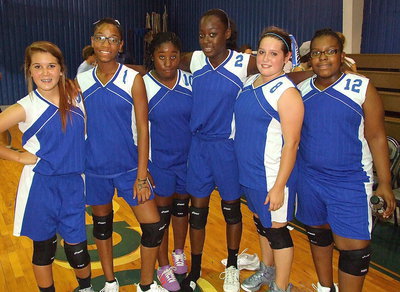 Image: Milford’s 8th graders defend their home court to win in 2 straight sets over Italy! Pictured left to right are: Haley Jones, Jace McIntyre, Jenaria Brooks, Marquisha Houston, Caitlin Ledbetter and Kieauna Hurtt.