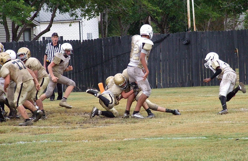 Image: Tylan Wallace(10) lunges forward to cross the goal line on the game’s final play to give Italy a 12-6 victory!