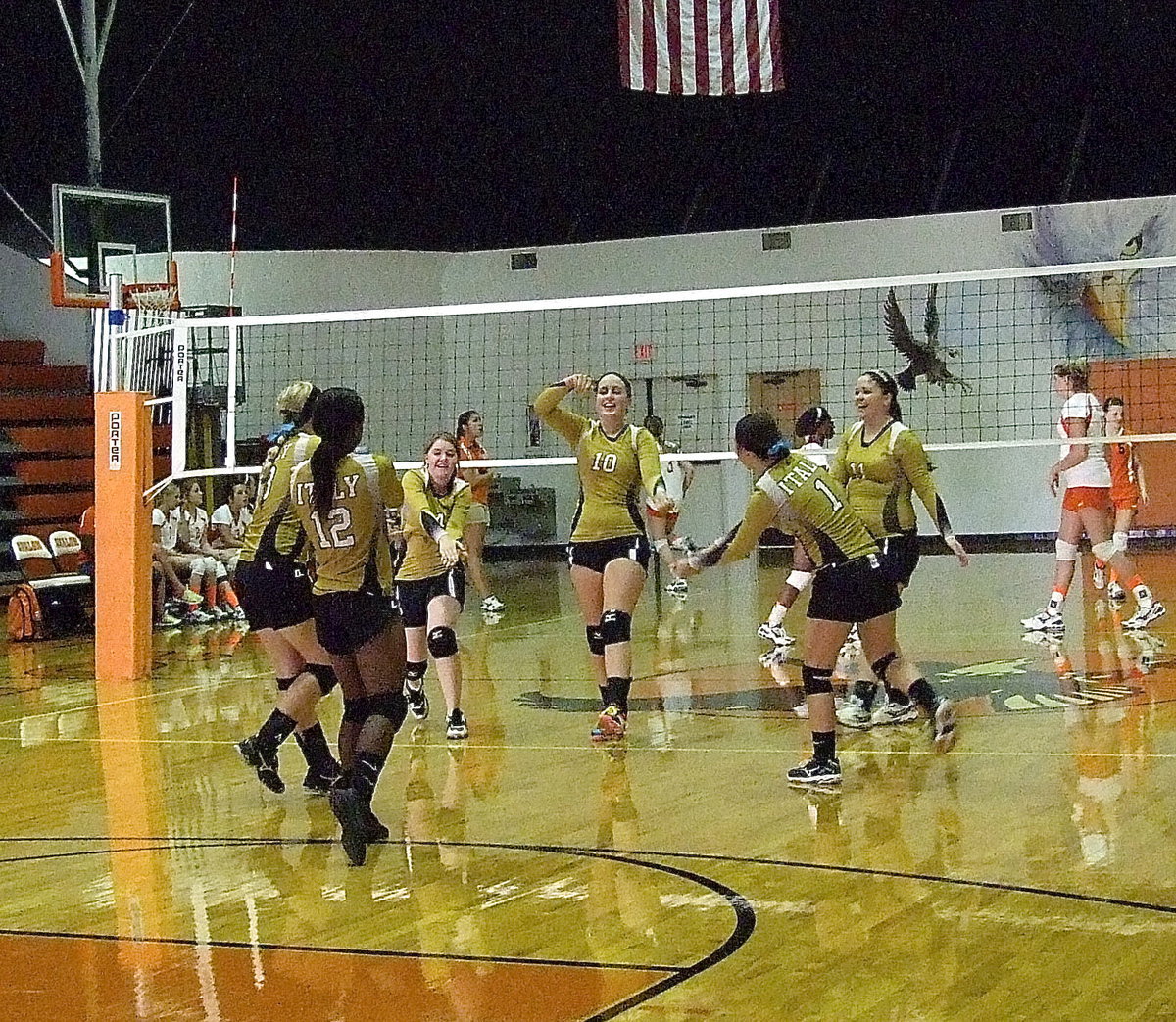 Image: Italy celebrates a point!