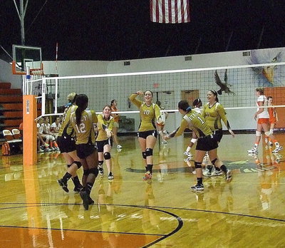 Image: Italy celebrates a point!