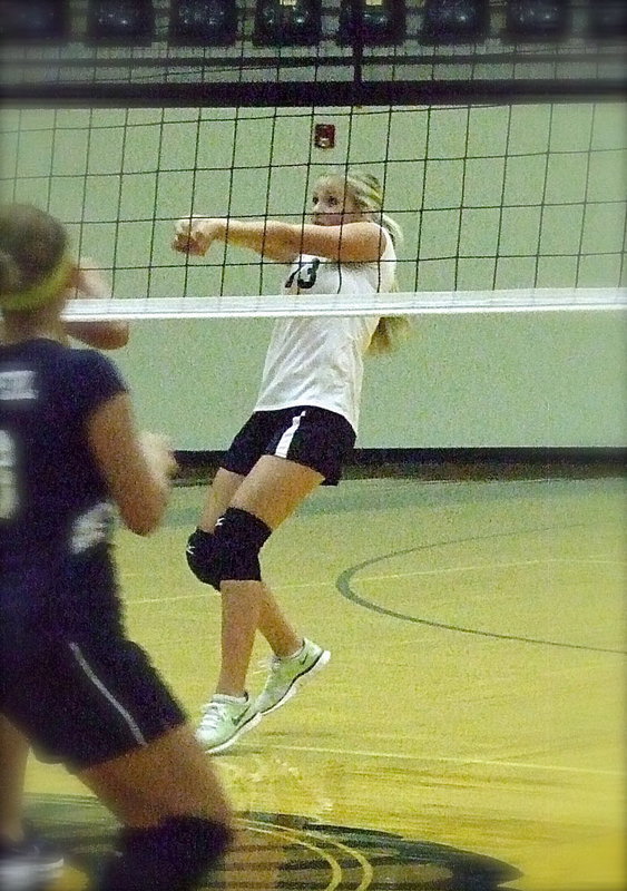 Image: Annie Perry(13) shows how it’s done.