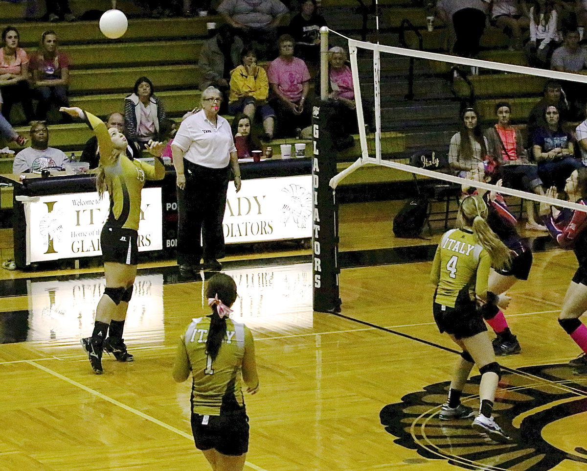 Image: Jaclynn Lewis(13) puts the pressure back onto Kopperl’s offense.