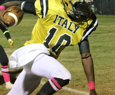 Image: TaMarcus Sheppard(10) runs over Cayuga for a Gladiator touchdown.