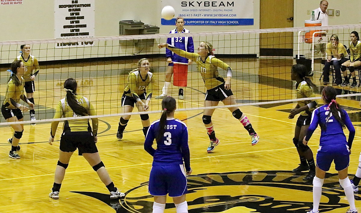 Image: Madison Washington(10) refuses to let a shot from Frost get past her.