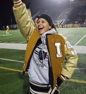 Image: Jessica Garcia and Taylor Turner cheer on their Gladiators.