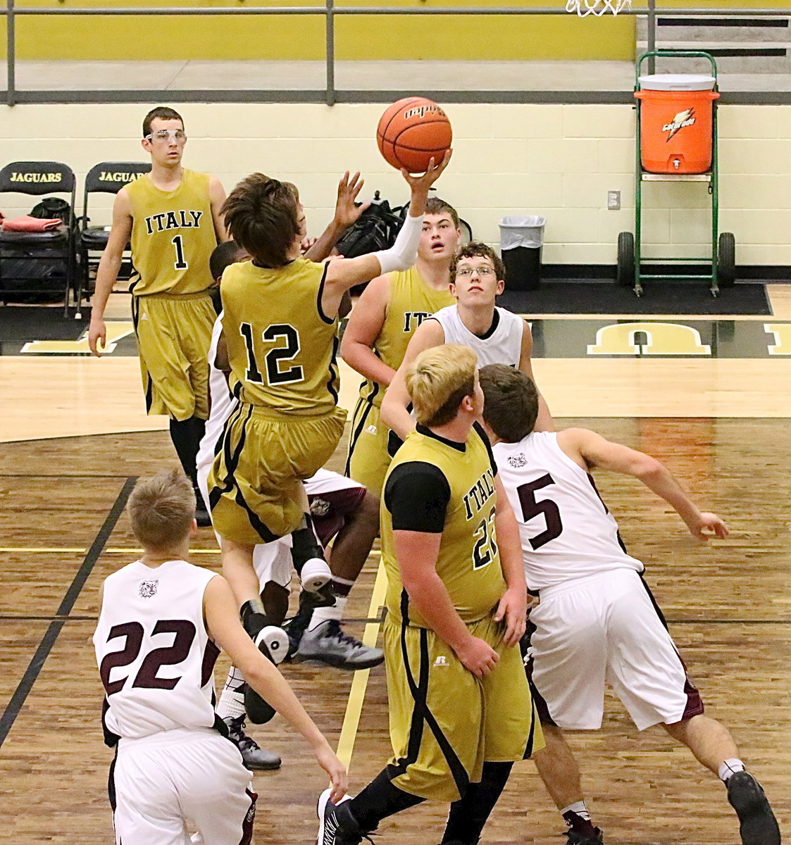 Image: Gladiator Ty Windham(12) gets to the rim for 2 of his season high 11-points to help Italy dominate Bynum 81-40.