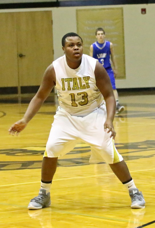 Image: Italy senior Darol Mayberry(13) is at the ready on defense.