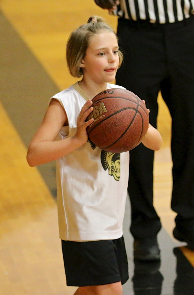 Image: Brooke Gage(6) is a pro when it comes to inbounding the ball.