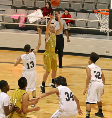 Image: Ryan Connor(15) shoots from the wing for Italy.