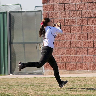Image: Junior first-baseman Bailey Eubank(1) tracks down a high foul ball to secure the out for Italy.