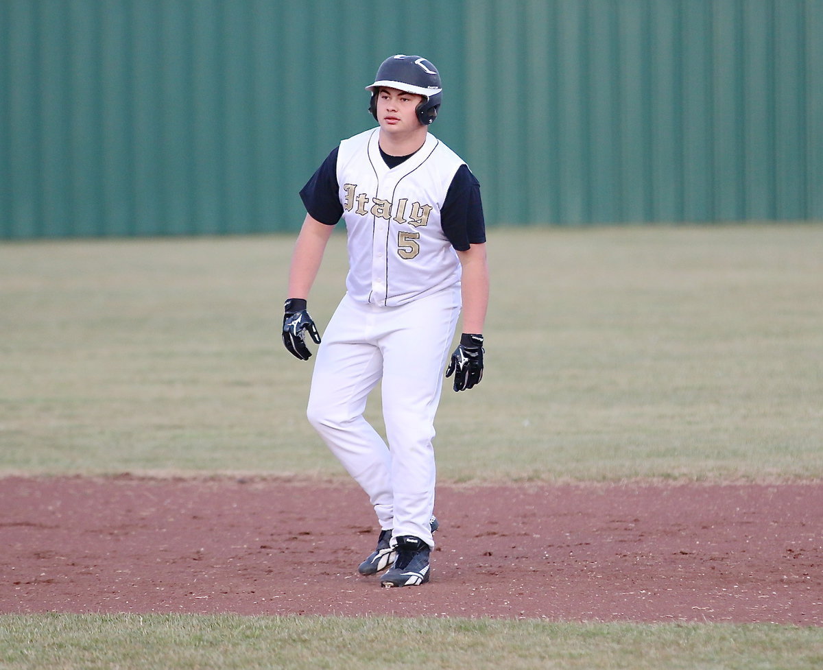 Image: Zain Byers(5) gets a big lead off of second-base.