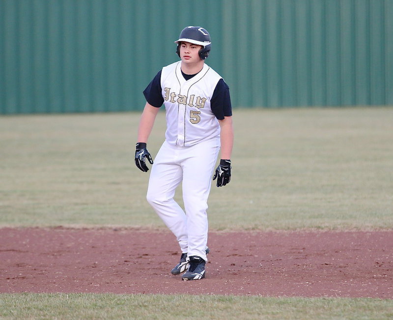 Image: Zain Byers(5) gets a big lead off of second-base.