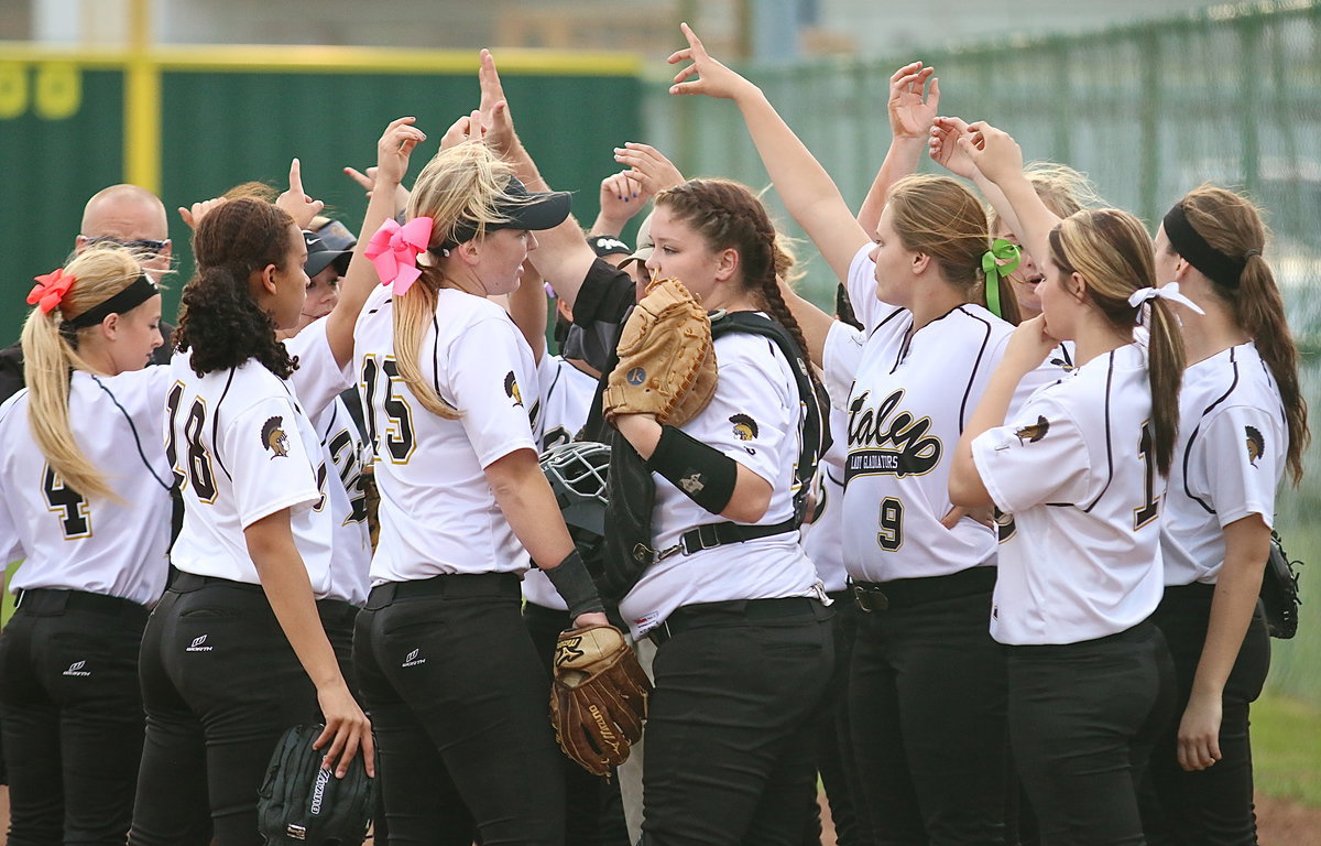 Image: Senior catcher Paige Westbrook(10) and her Lady Gladiator teammates are ready to take on the visiting Lady Polar Bears from Frost.