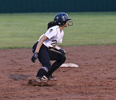 Image: Italy’s April Lusk(18) wants to steal third.