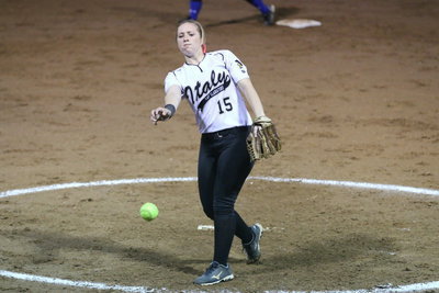 Image: Jaclynn Lewis(15) is able to go the distance in her return but Frost outlasts Italy on the scoreboard, 7-2.