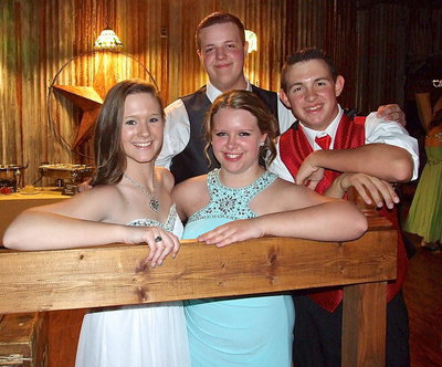 Image: Aspen Jade Eaglan and Tia Russell hang out with Zac Mercer and Austin Crawford.