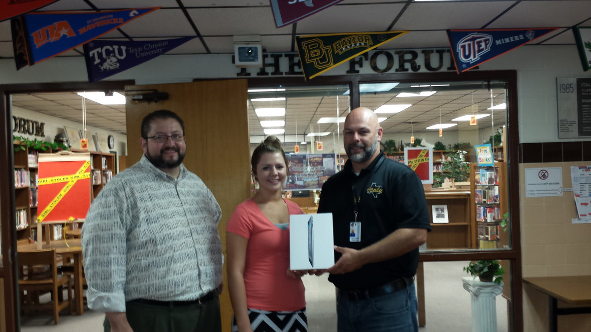 Image: (L-R) Italy ISD superintendent, Jaime Velasco; Brooke Deborde (Fr); Lee Joffre, Italy High School principal