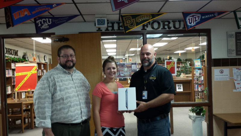 Image: (L-R) Italy ISD superintendent, Jaime Velasco; Brooke Deborde (Fr); Lee Joffre, Italy High School principal