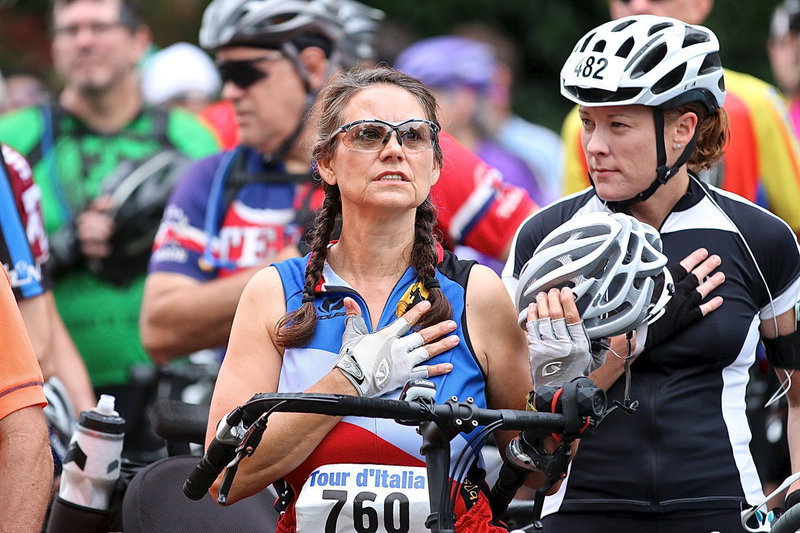 Image: Tour d’Italia bicyclists display their patriotism.