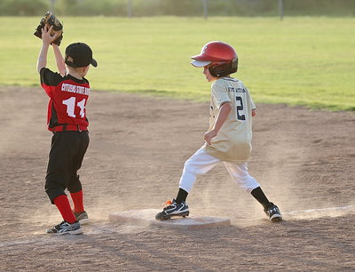 Image: Hunter Copeland(2) records a single for the Italy cause.
