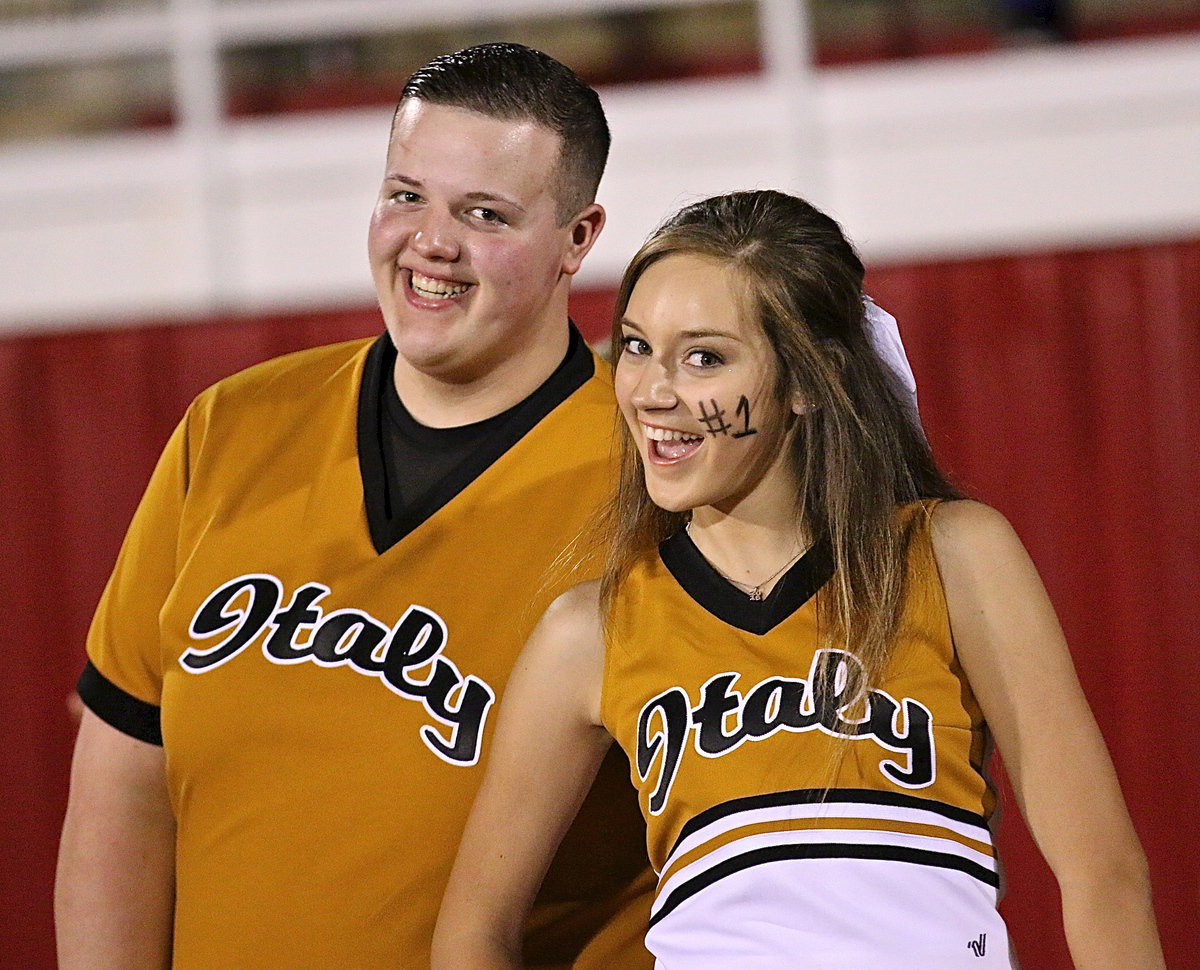 Image: Italy High School Cheerleaders Zac Mercer and Jozie Perkins add personality and charm to the squad’s pom-poms.