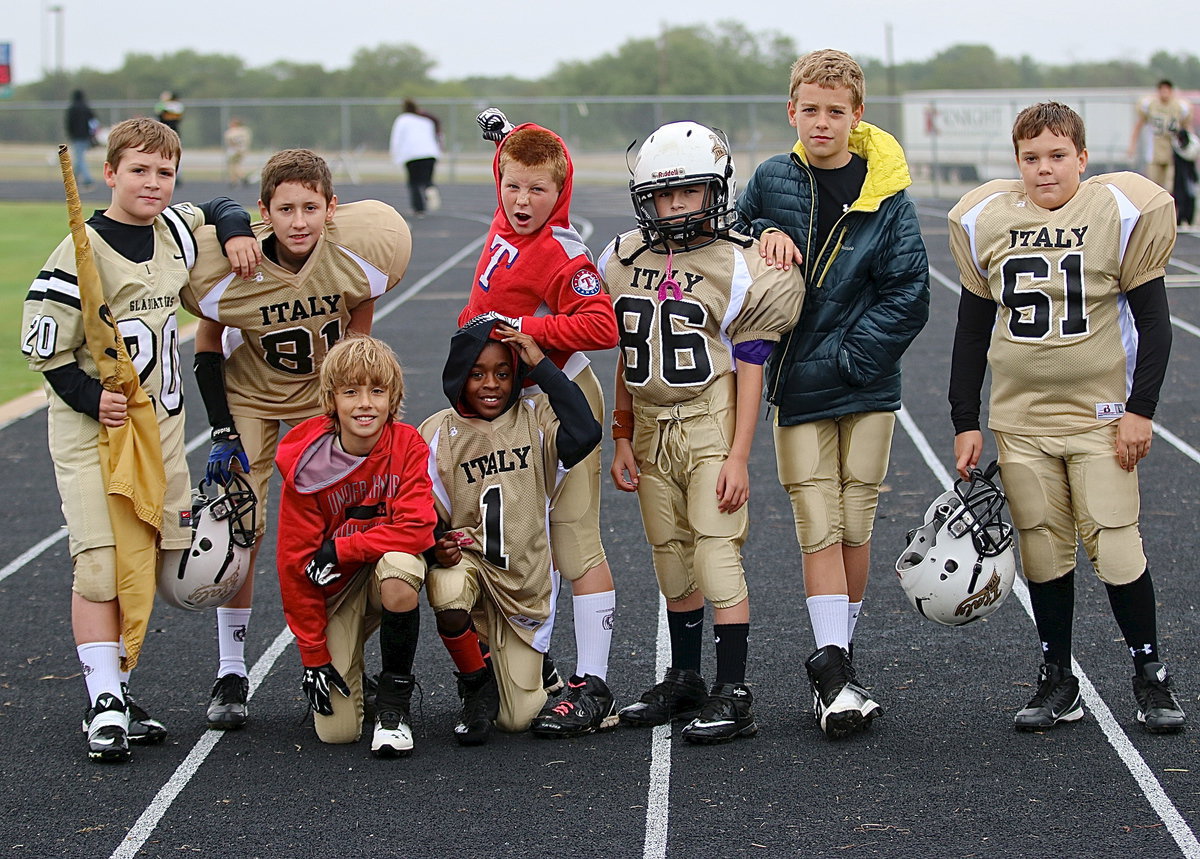 Image: A-team Gladiators stay loose before their game against Rice.