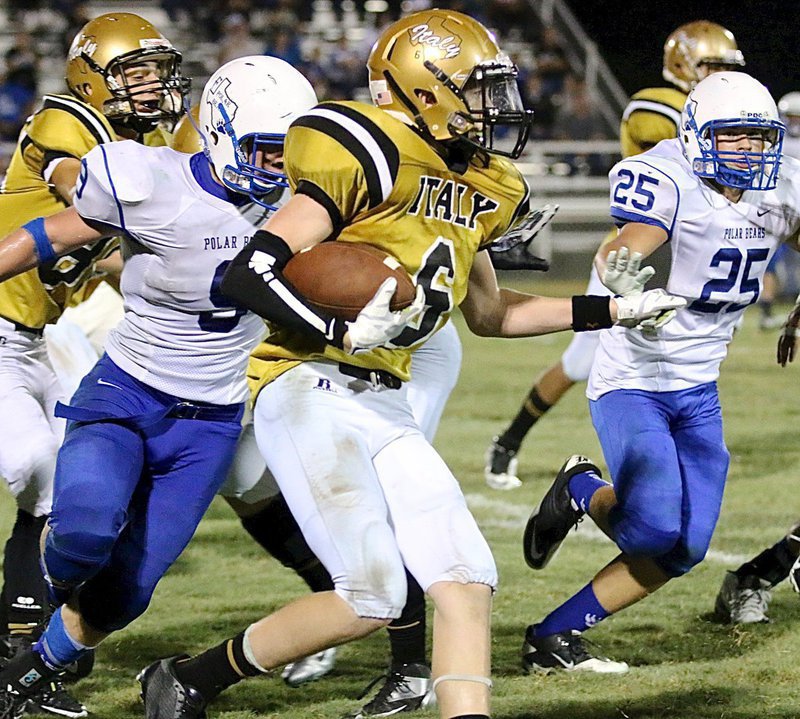 Image: Clayton Miller(6) returns the kickoff for the Gladiators.