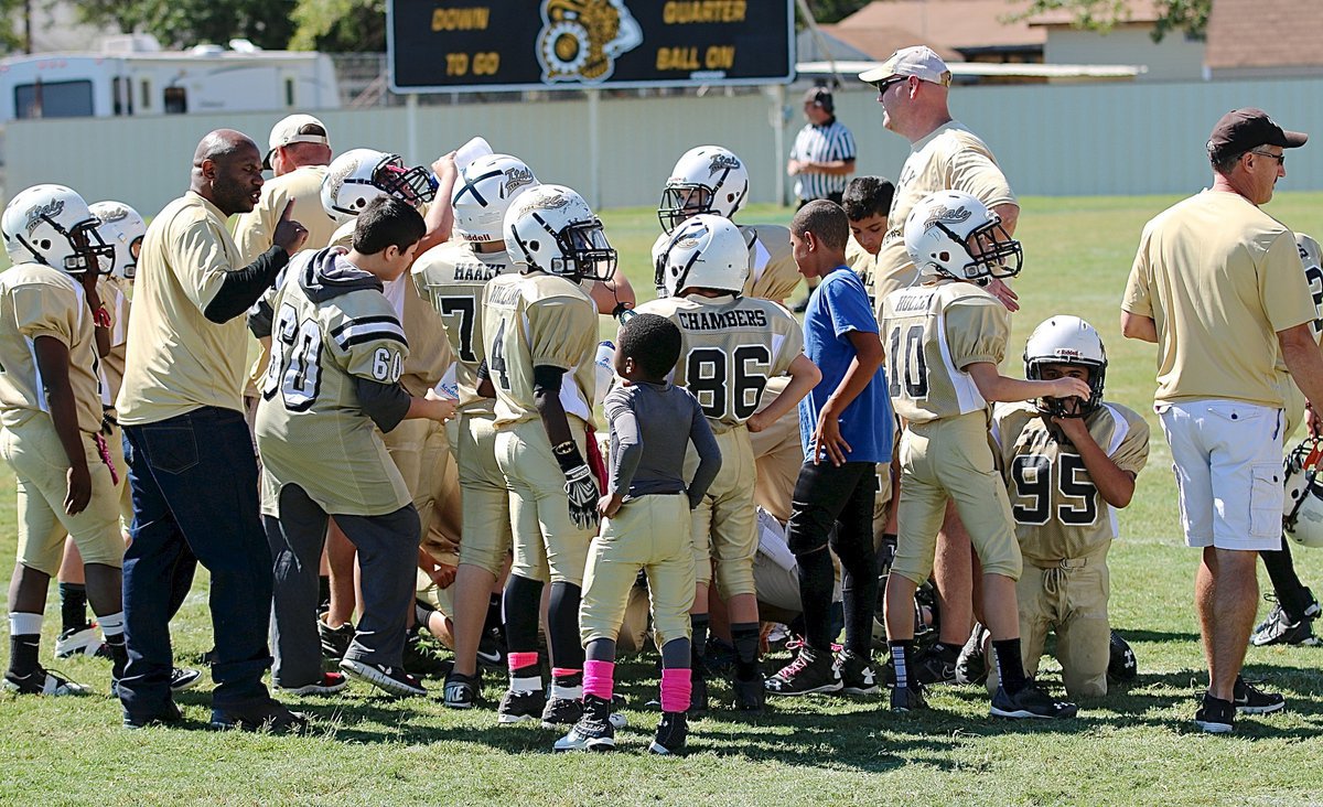 Image: The A-team Gladiators take a much needed water break.