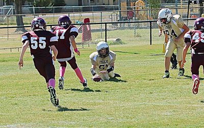 Image: Italy recovers their own onside kick attempt. Nice job!
