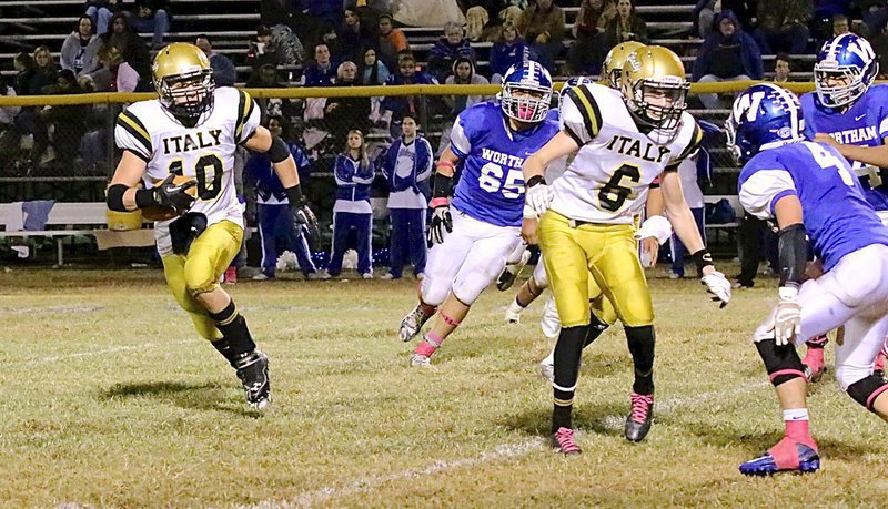 Image: Italy’s Clayton Miller(6) tries to get teammate Coby Jeffords(10) the edge against Wortham’s defense.